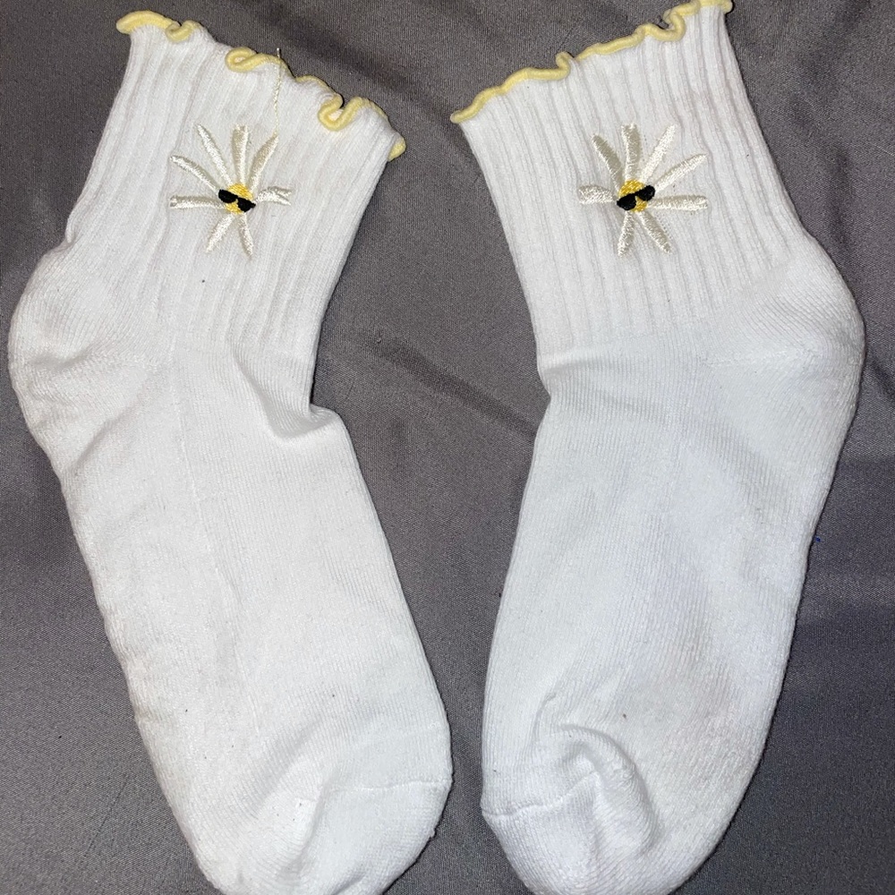 Ruffle Ankle Socks